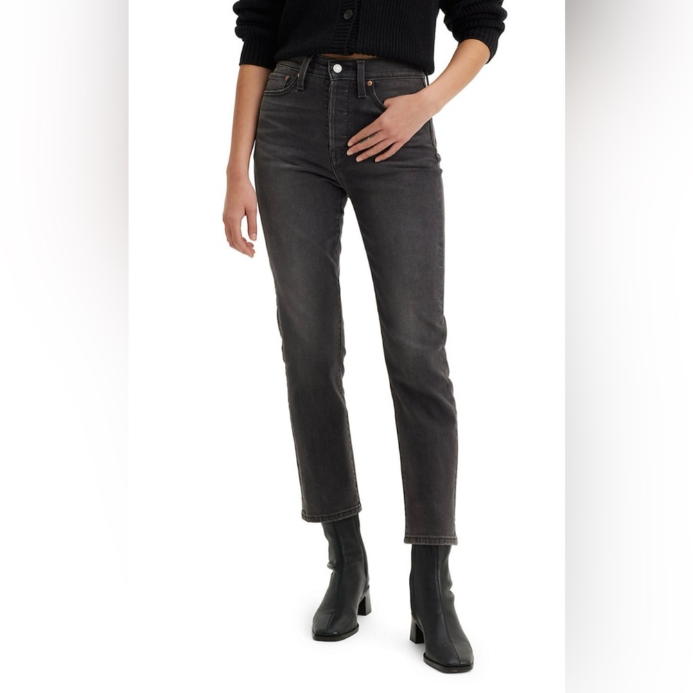 Levi’s wedgie, distressed black wash